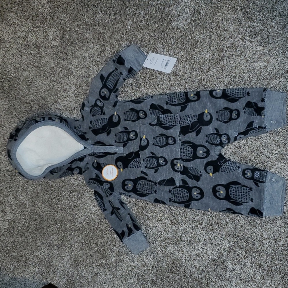 NWT cozy lining penguin button up outfit